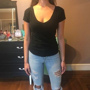American Eagle Basic V-neck Tee